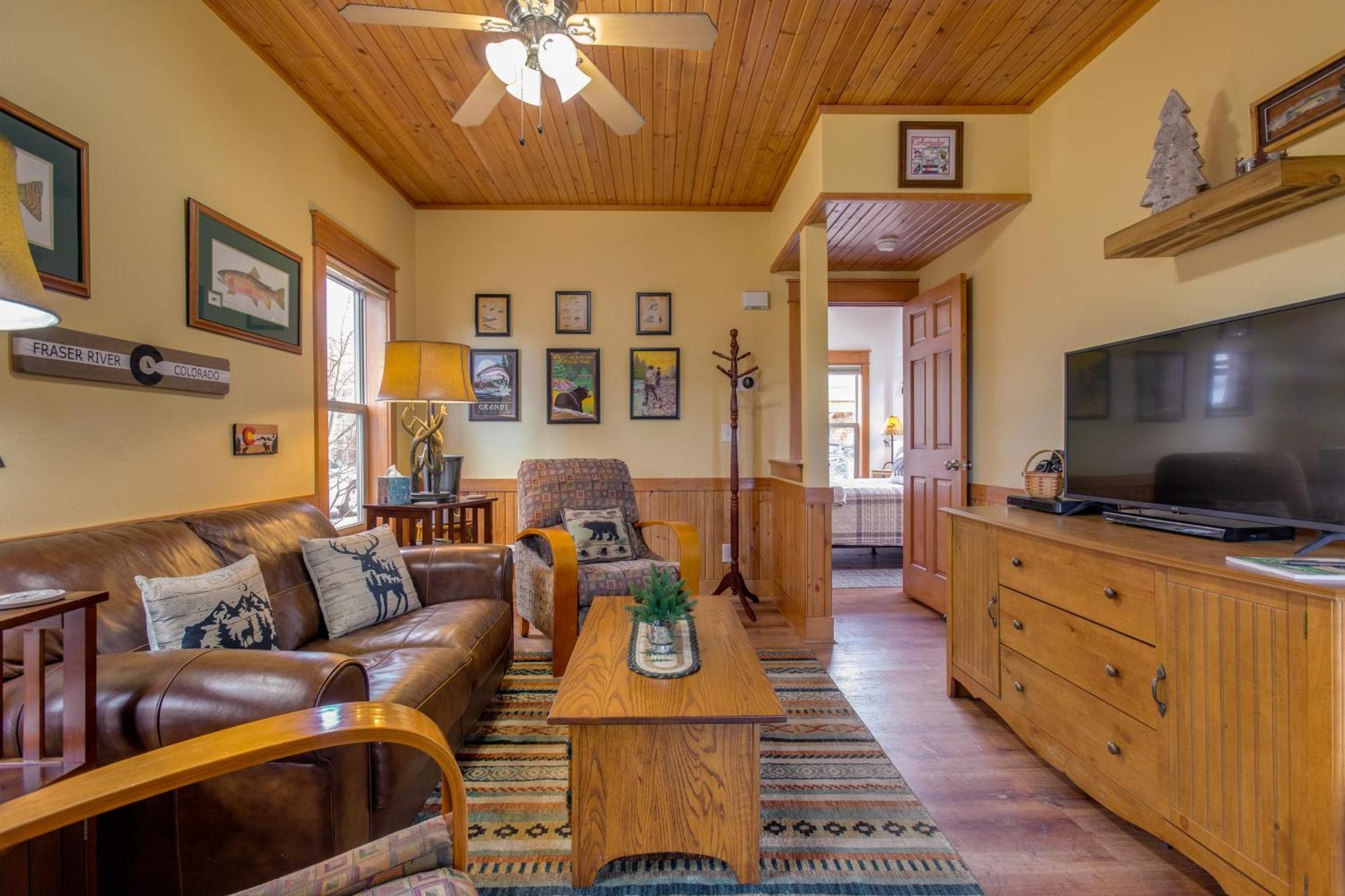 Riverfront Cabin About 4 Mi To Granby Ranch! Bagian luar foto